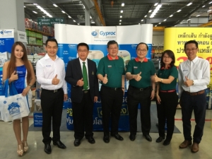 �Ի�ͤ �����Թ�աѺ������� ��ͧ�Դ�Ңҷ�� 6 �չ����