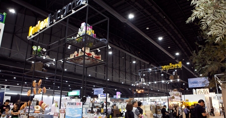 �Թ�硫� �Կ�������� �Ѵ�Ѿ�ͧ����Тͧ�觺�ҹŴ�����!! 㹧ҹ ��ҹ����ǹ��� 2017 ����� ���ͧ�ͧ�ҹ�