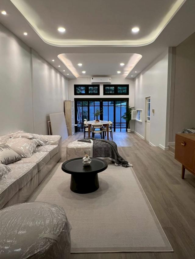 ��ҹ������ �Ѳ�ҡ�ا෾