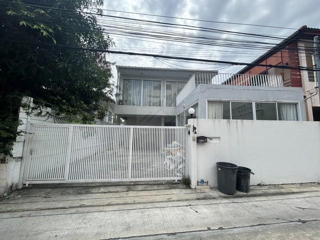 ��ҹ������ ���¢�ҧ��ا෾