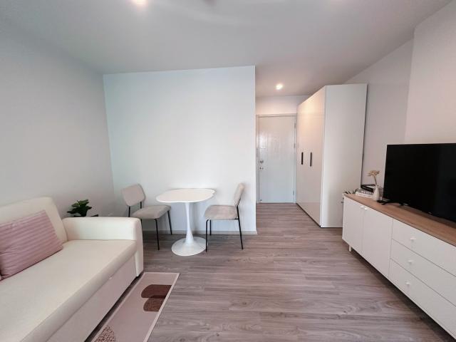 �͹������� �ҧ�ҡ�ا෾