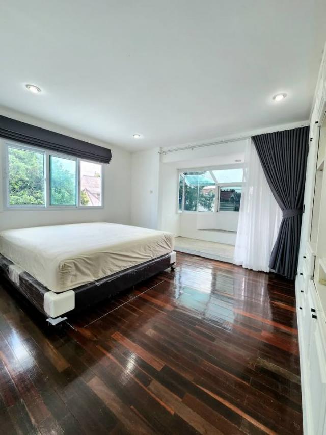 ��ҹ������ �չ���ա�ا෾