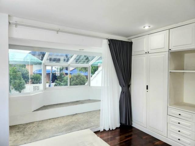 ��ҹ������ �չ���ա�ا෾