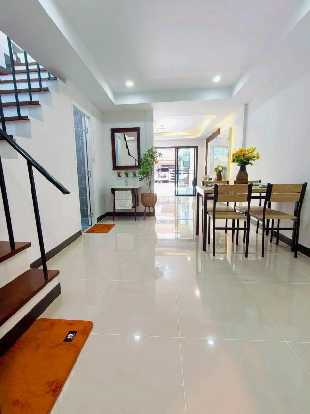 ��º�ҹ �չ���ա�ا෾