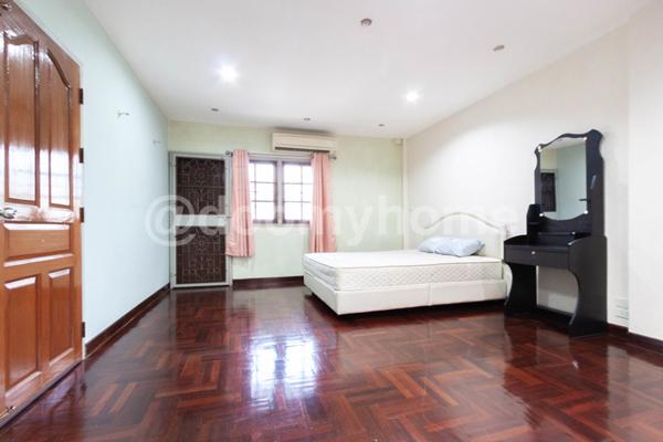 ��ҹ������ �Ҵ����ǡ�ا෾