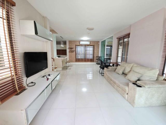 ��ҹ������ ��ͧ����ҡ�ا෾