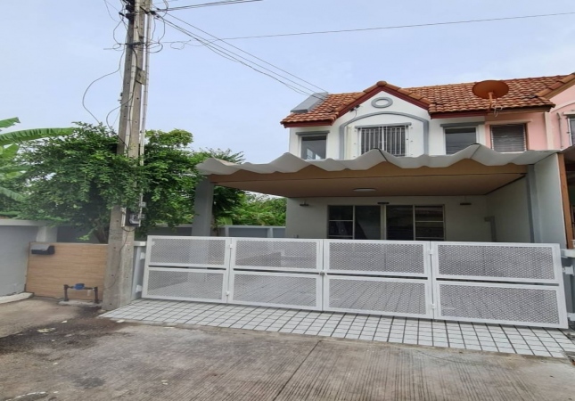 ���ͧ �� A House property