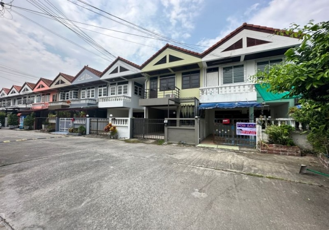 ���ͧ �� A House property