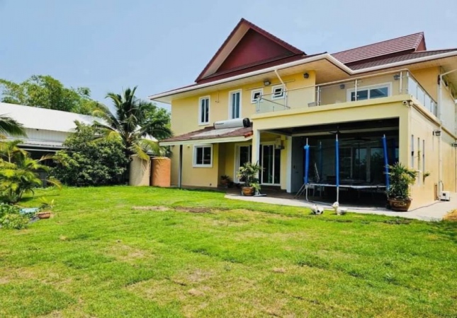 �ź��� �� A House property