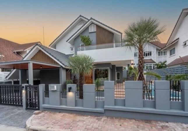 ���ͧ �� A House property