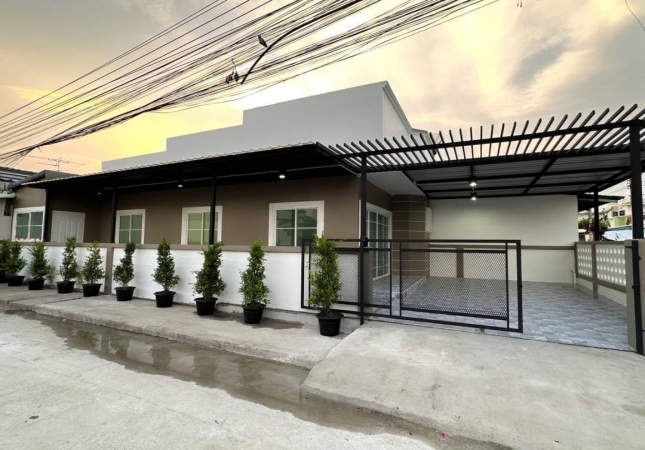 �ҧ�˭� �� ����ѷ �����൷ ��ਹ���(�������) �ӡѴ