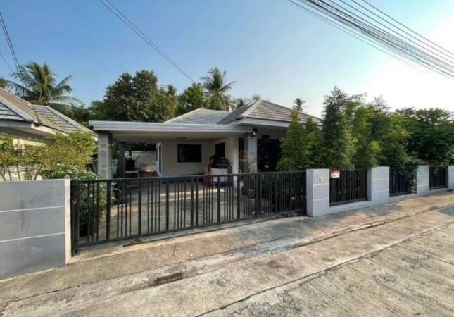 ���ͧ �� A House property