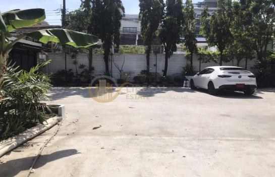 LTH8836 LTH8836  Land FOR RENT in Ekkamai size 50 Sq.W. Nearby BTS Ekkamai station ONLY 55k/Month