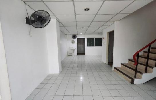 ��ҹSukhumvit �ҧ��