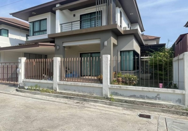 ���ͧ �� A House property