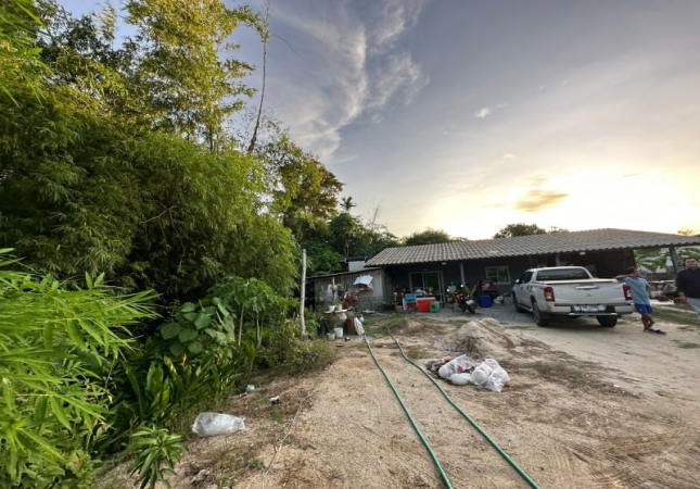 �ź��� �� A House property