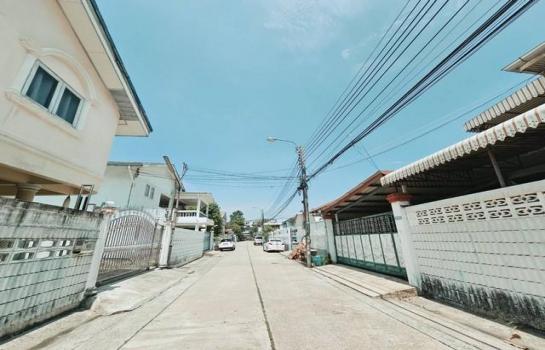 ��ҹSukhumvit �ҧ��