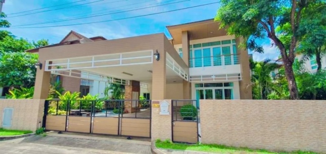 ���ͧ �� A House property