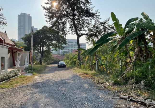 ���ͧ �� A House property