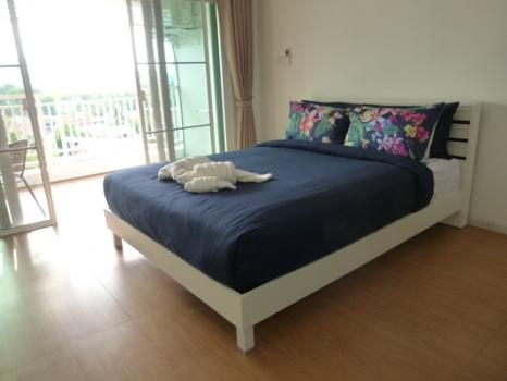 ����Թ �� Estate Corner