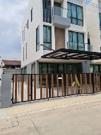 ����������Ϳ��� �Ҥһ�С�������� 64,000 �ҷ/��͹