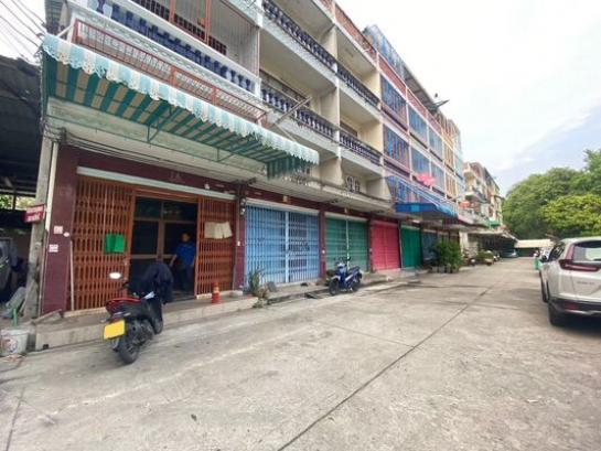 ����ͧ �� Estate Corner