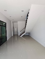 �����Ҥ�ѧ�Թ��� �Ҥһ�С�������� 50,000 �ҷ/��͹