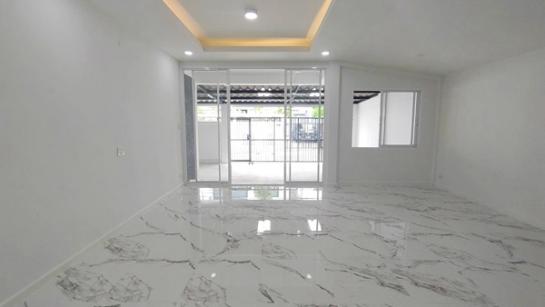 ��ҹ������������������� ���¢�ҧ