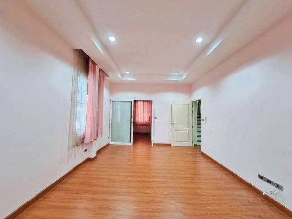 ���� �� Sararat_dai