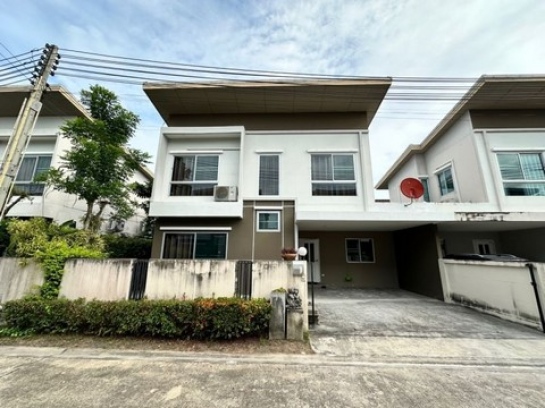 �ź��� �� A House property