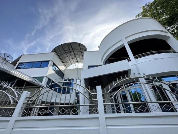 ���ͧ �� biw