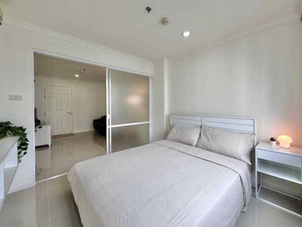 �ҧ��Ѵ �� All Living