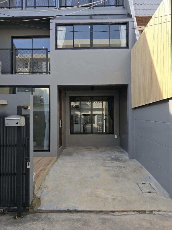 ��ا෾ �� All Living