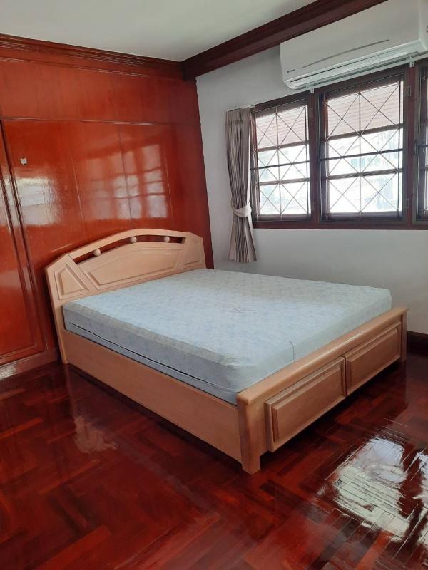 ��ҹ������繷��ž�����9 ���¢�ҧ