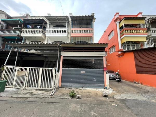 �ҭ������ �� Estate Corner