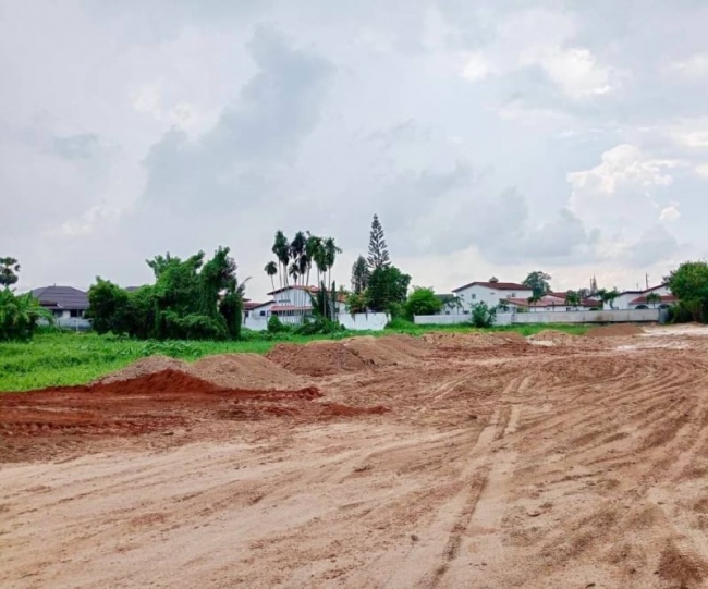 ที่ดิน ติดถนนคอนกรีต 3519 ตารางวา ที่ดิน ติดถนนคอนกรีต 3519 ตารางวา