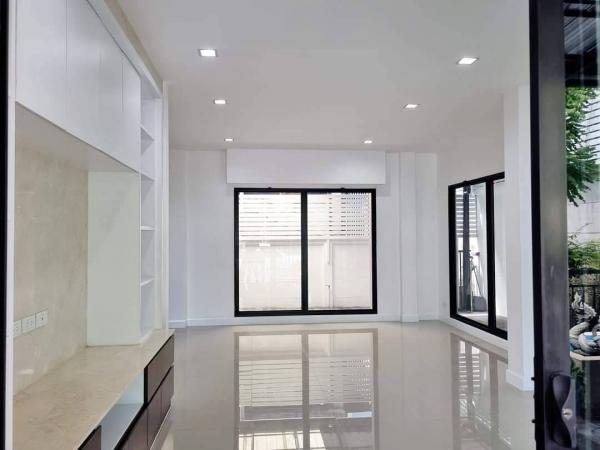 ��ҹ�ѹ����� 52.50 ���ҧ��