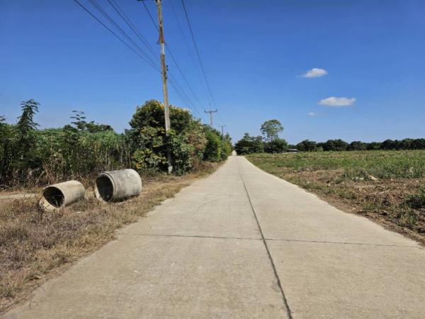 ที่ดิน ติดถนนคอนกรีต 3708 ตารางวา ที่ดิน ติดถนนคอนกรีต 3708 ตารางวา