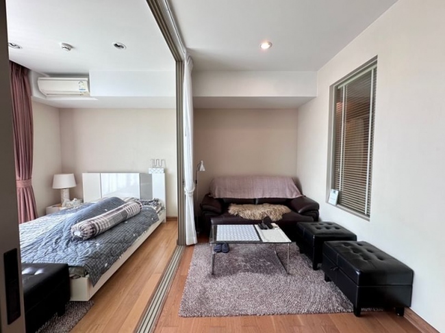 ���ͧ �� A House property