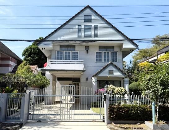 ��ҹ�оҹ�٧ �� Nuttapong