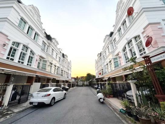 ���⢹� �� Nuttapong