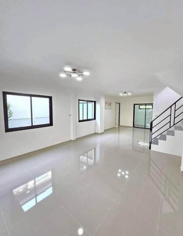 ขายบ้าน 4 ห้องนอน ปทุมธานี
