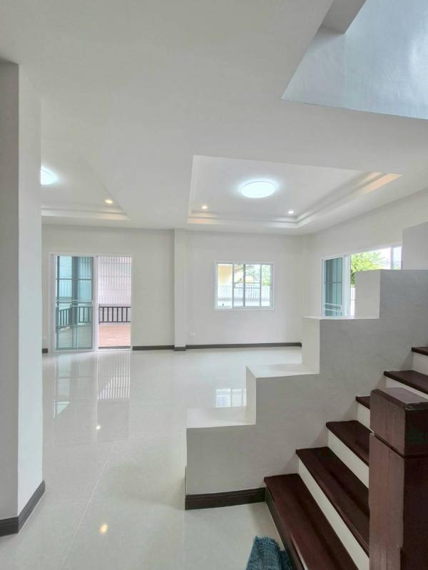 บ้าน ใกล้โรงพยาบาลนพรัตน์
