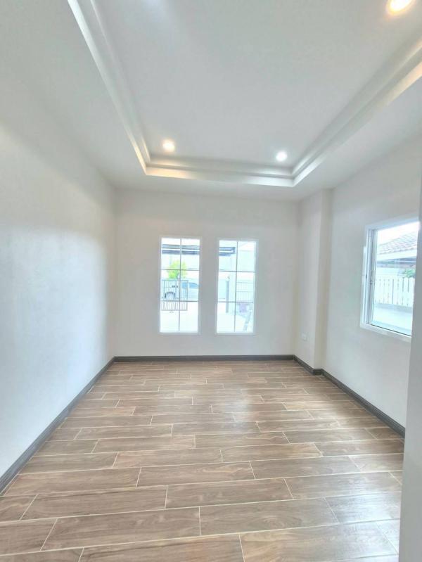 บ้าน ใกล้โรงพยาบาลนพรัตน์