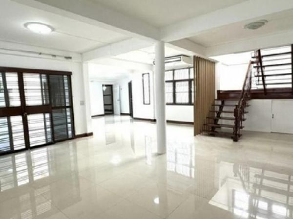 ��ҹ������ط����� ���¢�ҧ