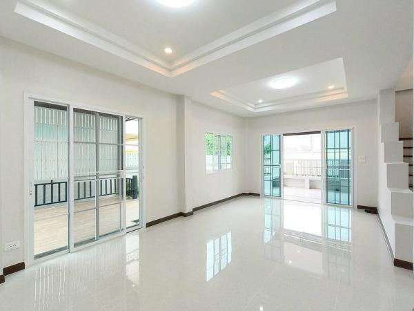 บ้าน ใกล้โรงพยาบาลนพรัตน์