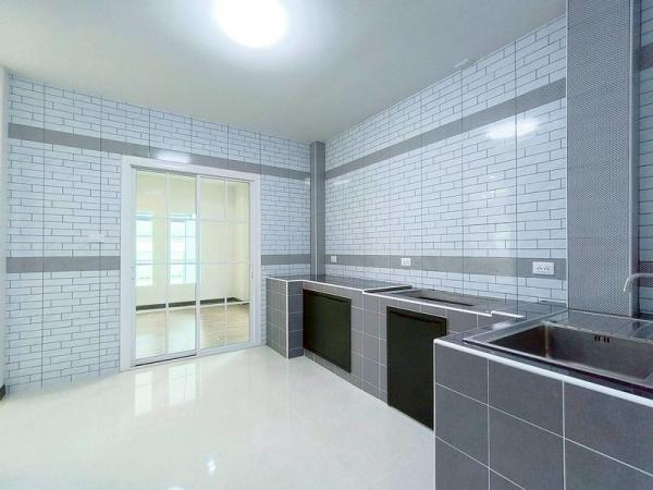 บ้าน ใกล้โรงพยาบาลนพรัตน์
