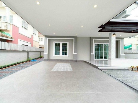 บ้าน ใกล้โรงพยาบาลนพรัตน์