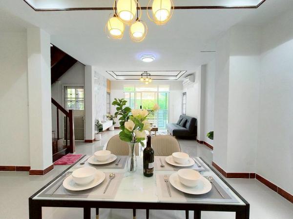 บ้าน ใกล้โรงพยาบาลนพรัตน์