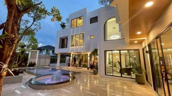 ���ͧ �� onanong khumaphao